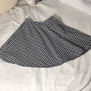JOE B Black and White skirt
